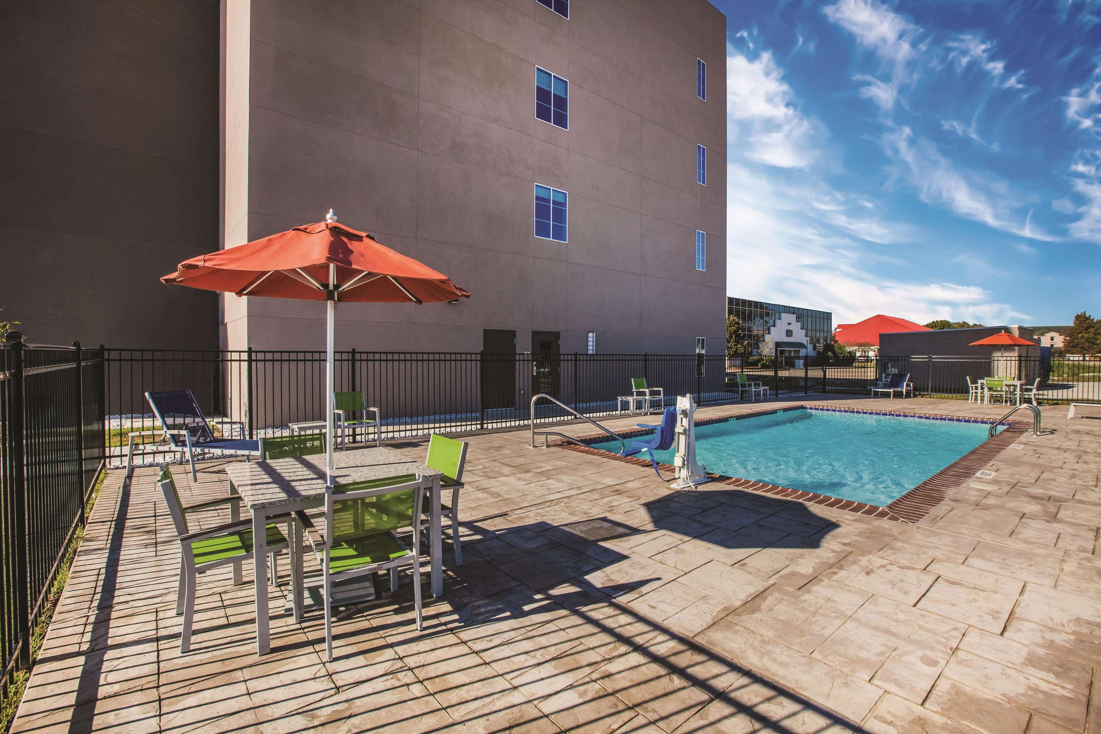 La Quinta Inn & Suites Port Allen La Εξωτερικό φωτογραφία